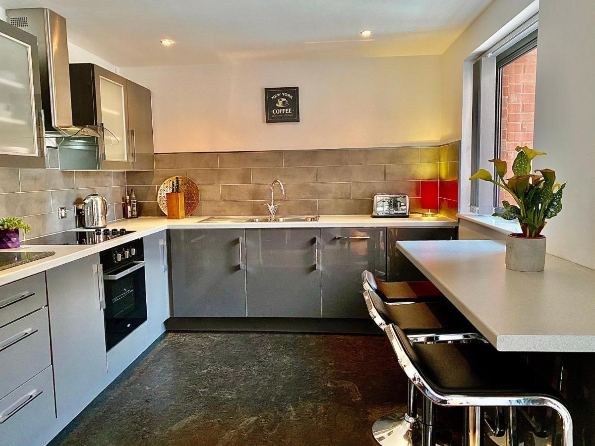 Liverpool City Centre Apartment On Duke Street Екстериор снимка